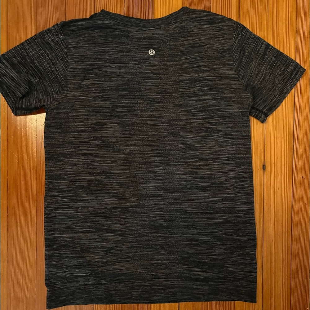 Lululemon T-Shirt